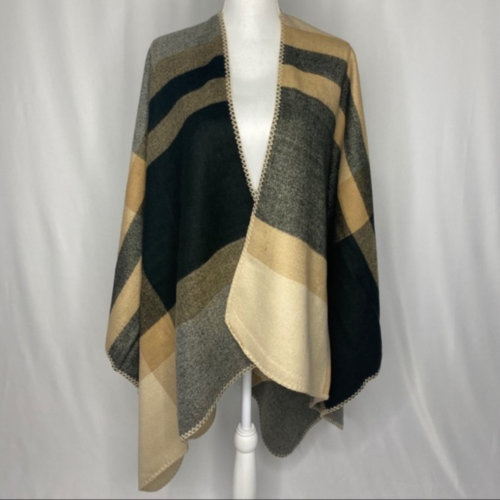FOREVER 21 TAN AND BLACK PLAID SHAWL NWT